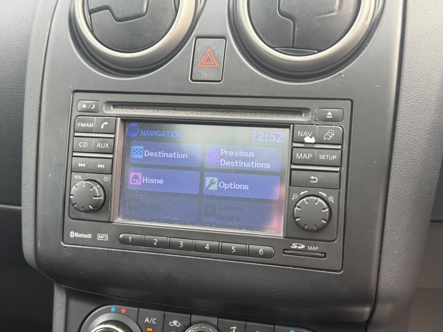 Used Nissan Qashqai 2010 for sale - 77925532: Photo 16