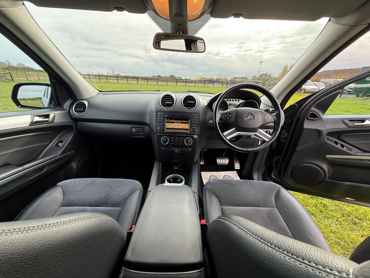 Used Mercedes-Benz M Class 2010 for sale - 76976830: Photo 18