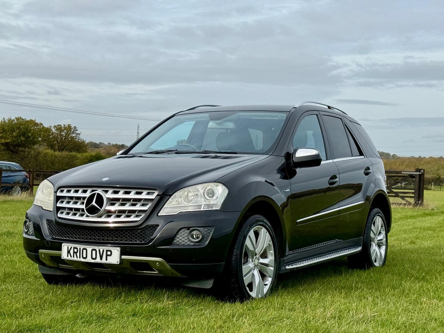 Used Mercedes-Benz M Class 2010 for sale - 76976830: Photo 3