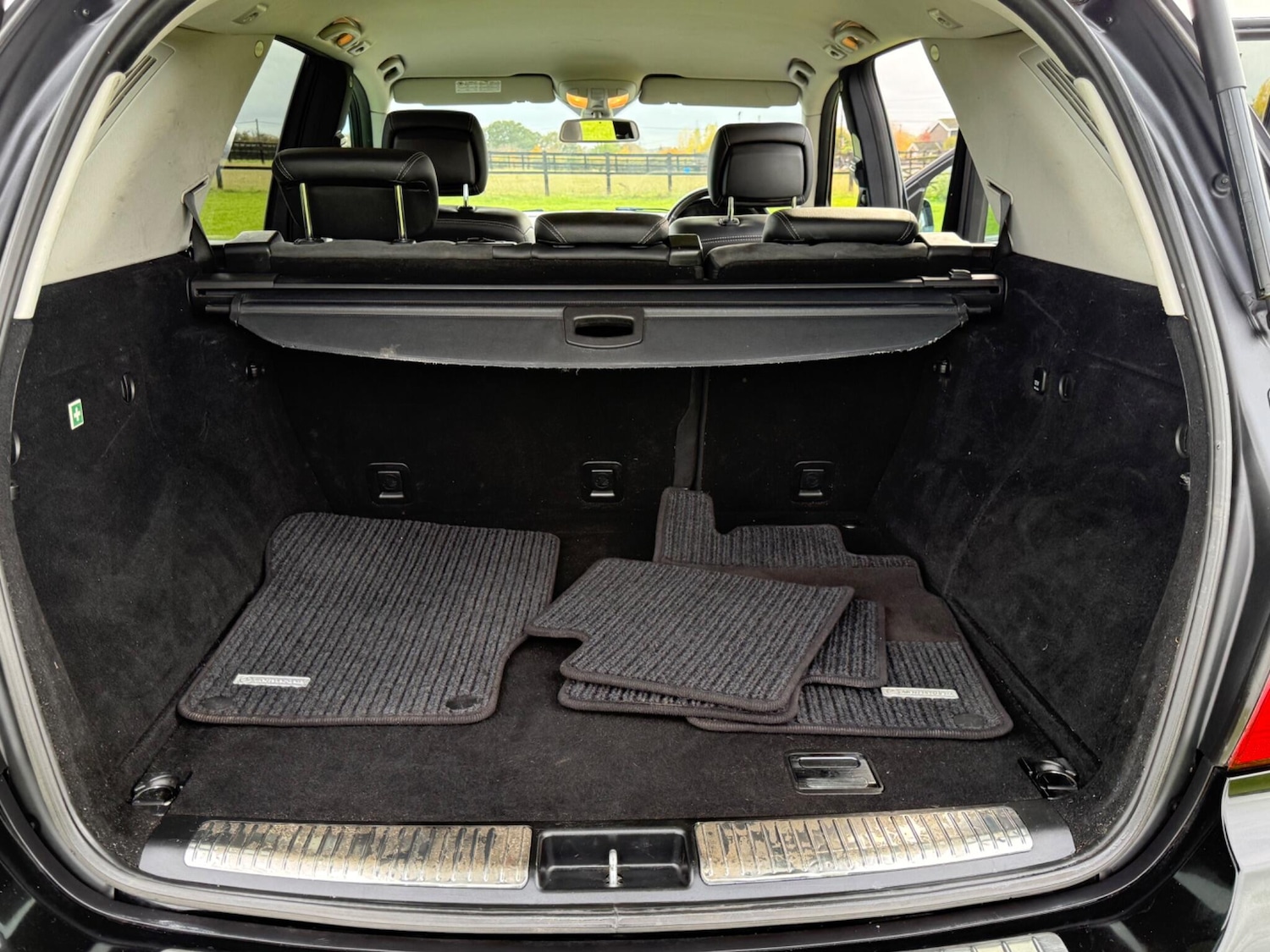 Used Mercedes-Benz M Class 2010 for sale - 76976830: Photo 39