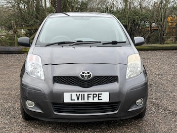 Used Toyota Yaris 2011 for sale - 77410909: Photo