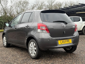 Used Toyota Yaris 2011 for sale - 77410909: Photo