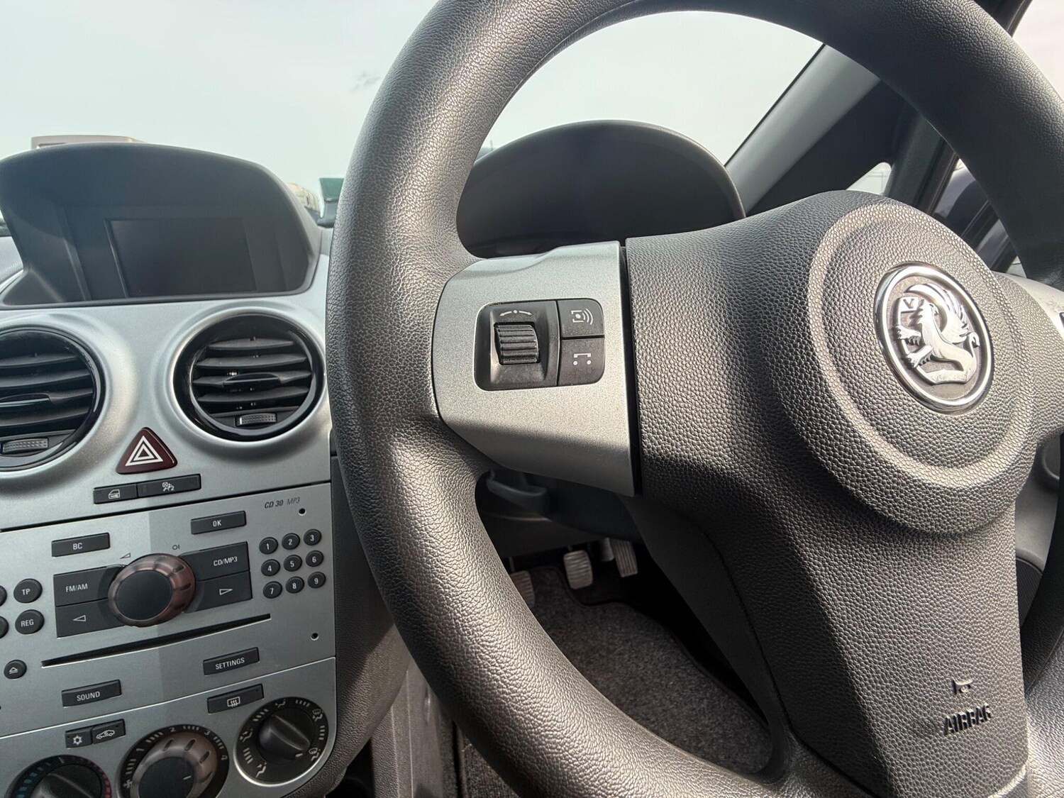 Used Vauxhall Corsa 2011 for sale - 77586047: Photo 31