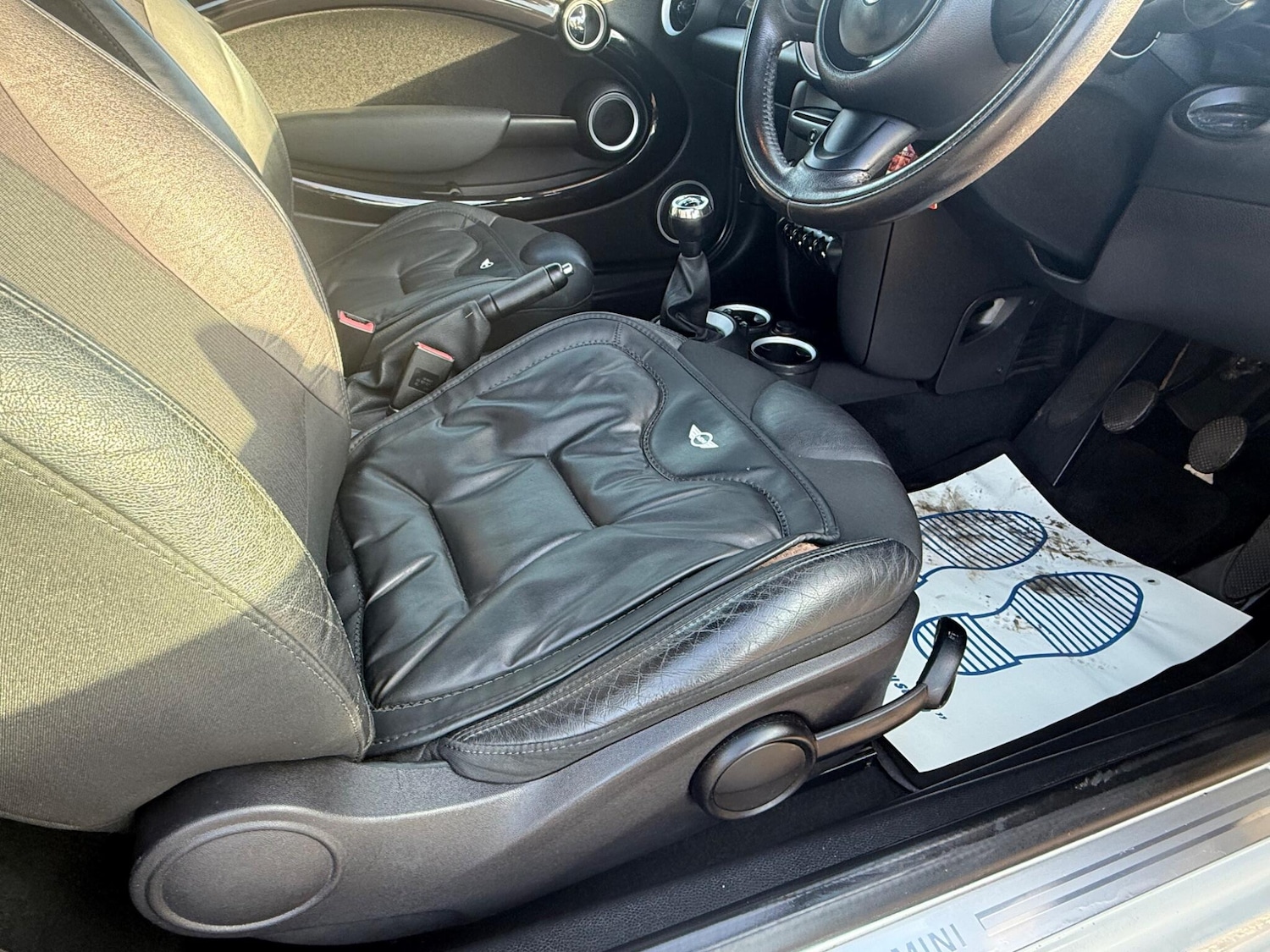 Used MINI Convertible 2010 for sale - 77737431: Photo 34