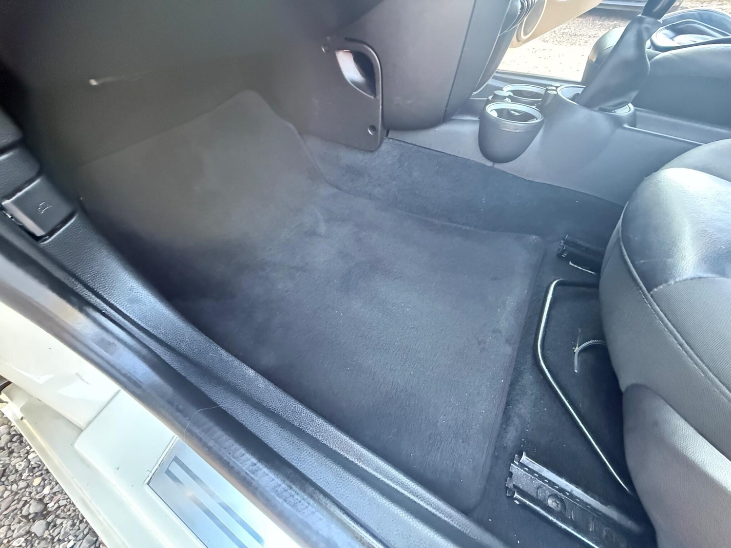 Used MINI Convertible 2010 for sale - 77737431: Photo 36