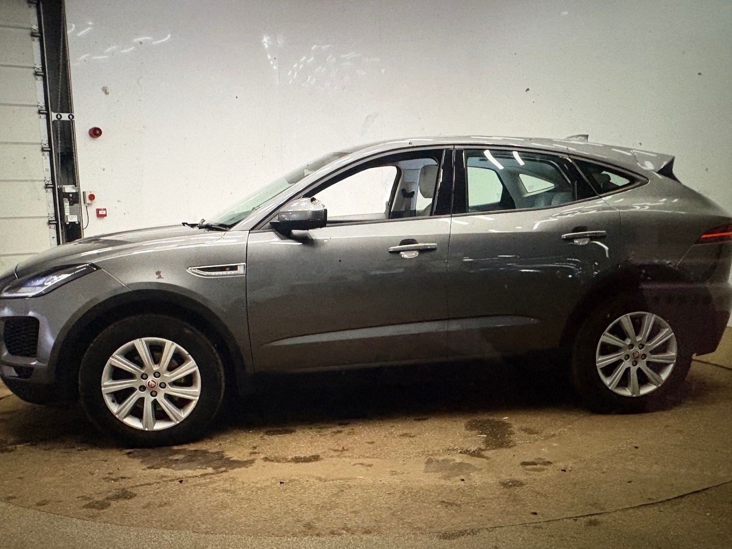 Used Jaguar E-Pace 2018 for sale - 77921598: Photo 4