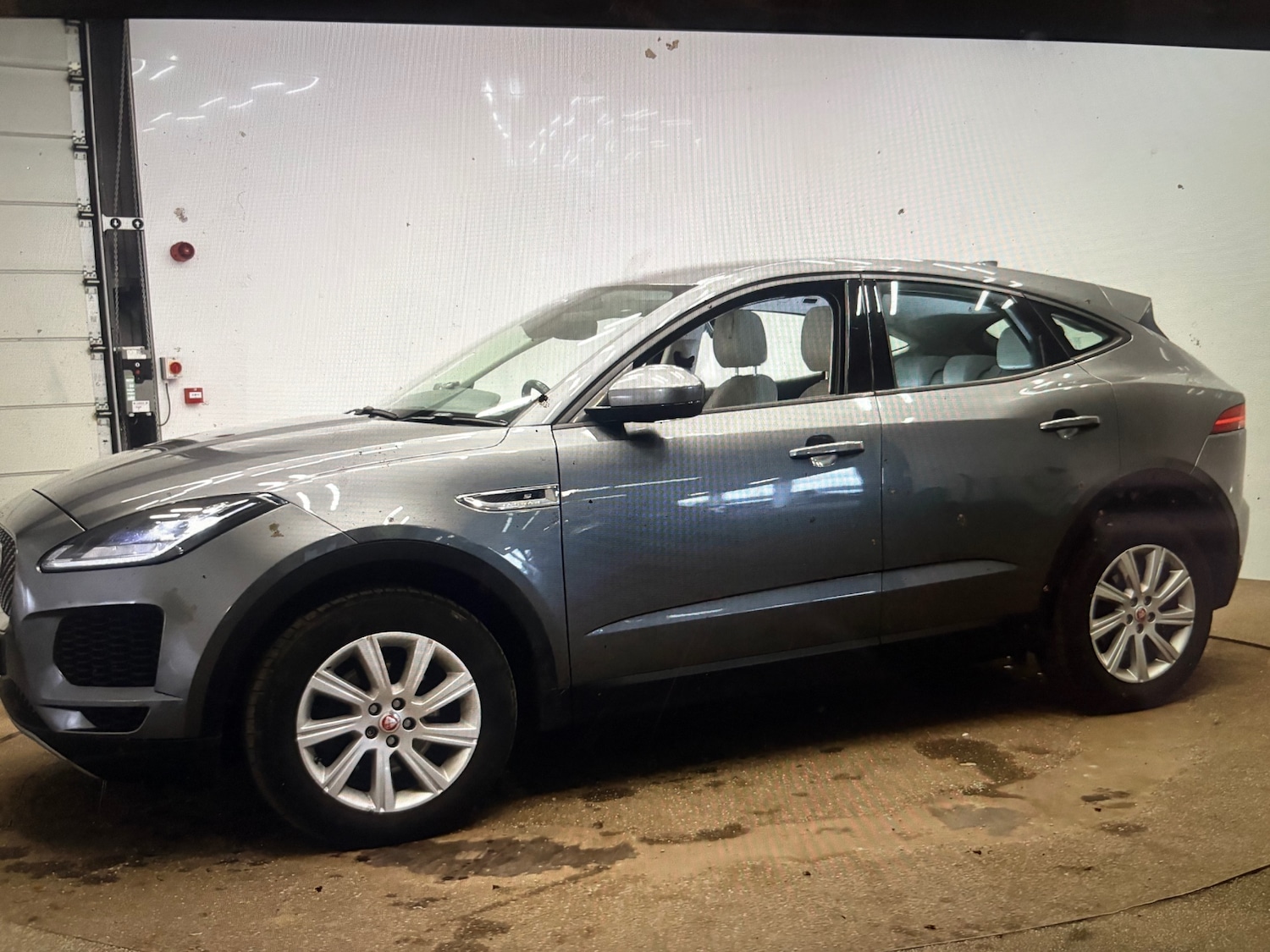 Used Jaguar E-Pace 2018 for sale - 77921598: Photo 8
