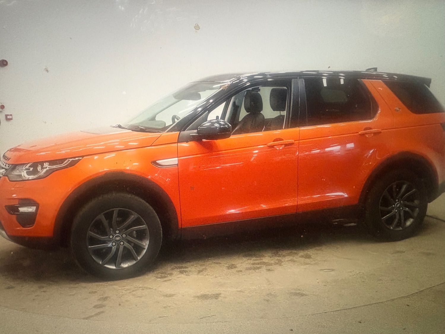 Used Land Rover Discovery Sport 2016 for sale - 76758941: Photo 2