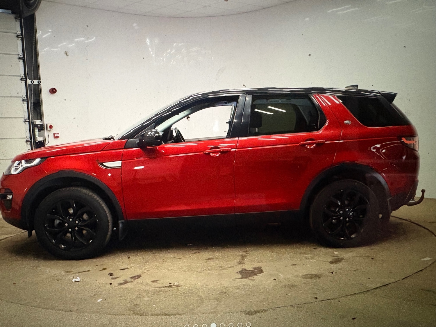 Used Land Rover Discovery Sport 2016 for sale - 77921689: Photo 4