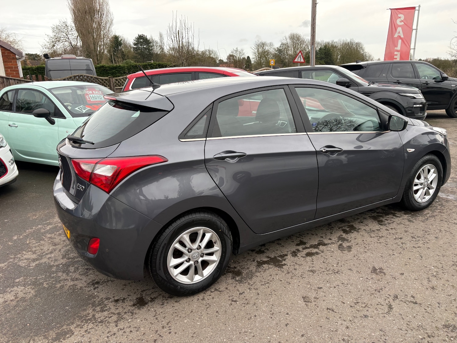Used Hyundai i30 2015 for sale - 77637103: Photo 4