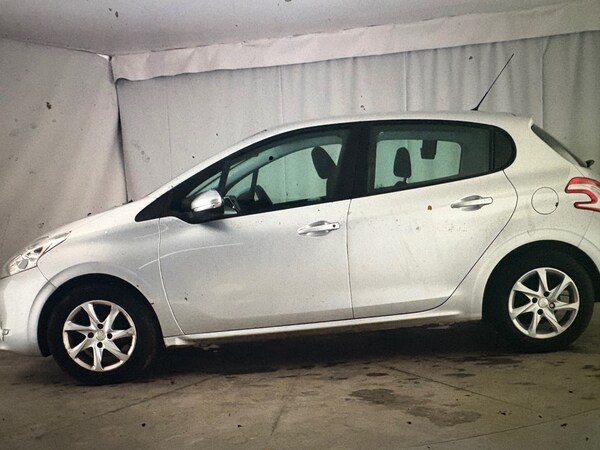 Used Peugeot 208 2014 for sale - 73844031: Photo 8