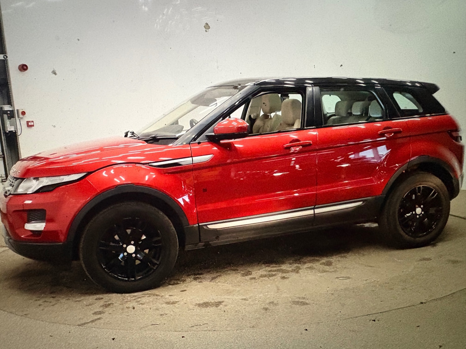Used Land Rover Range Rover Evoque 2015 for sale - 76799610: Photo 4