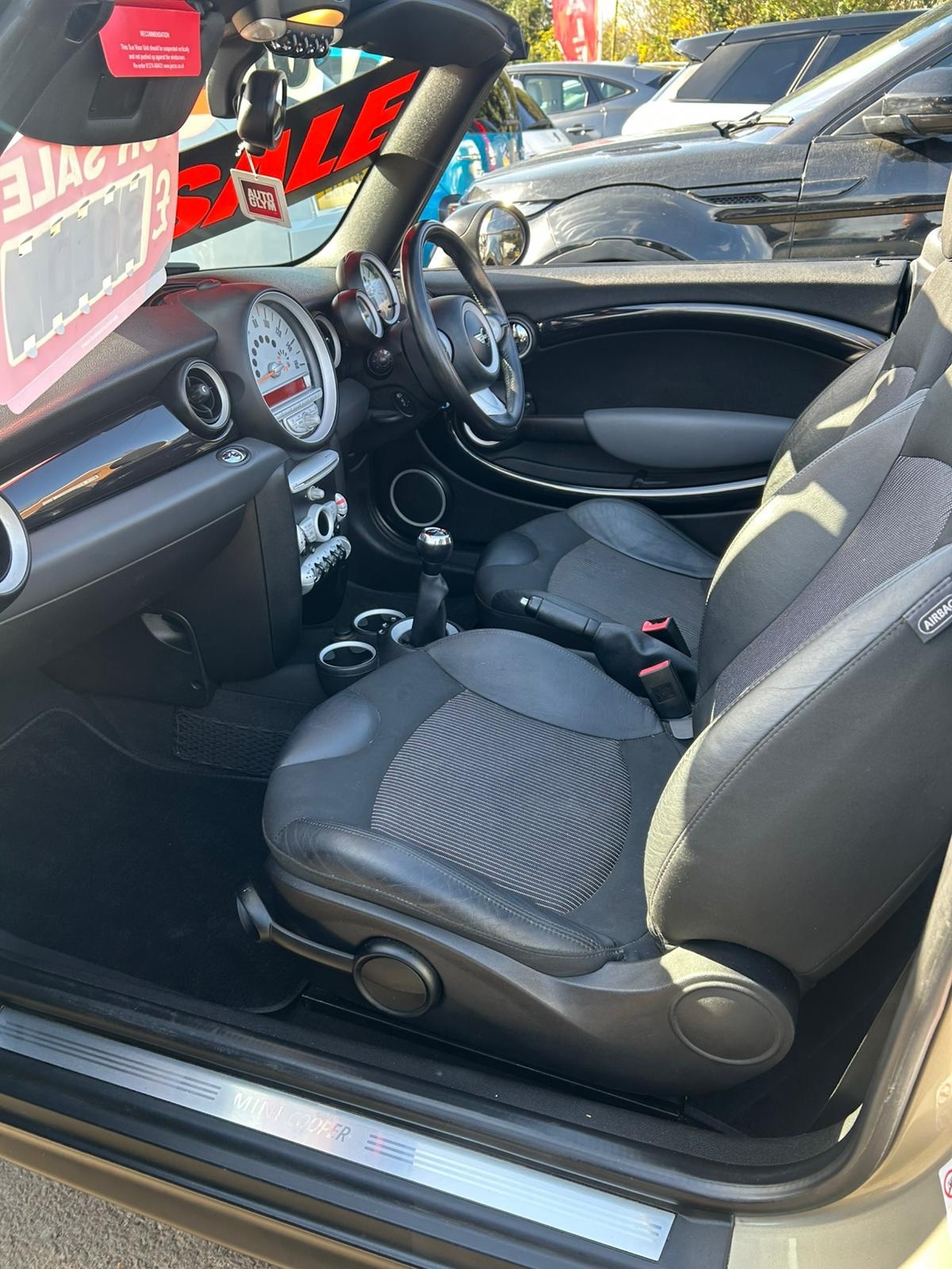 Used MINI Convertible 2009 for sale - 78146085: Photo 8