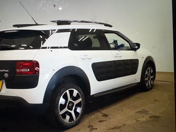 Used Citroen C4 Cactus 2015 for sale - 76225383: Photo 2