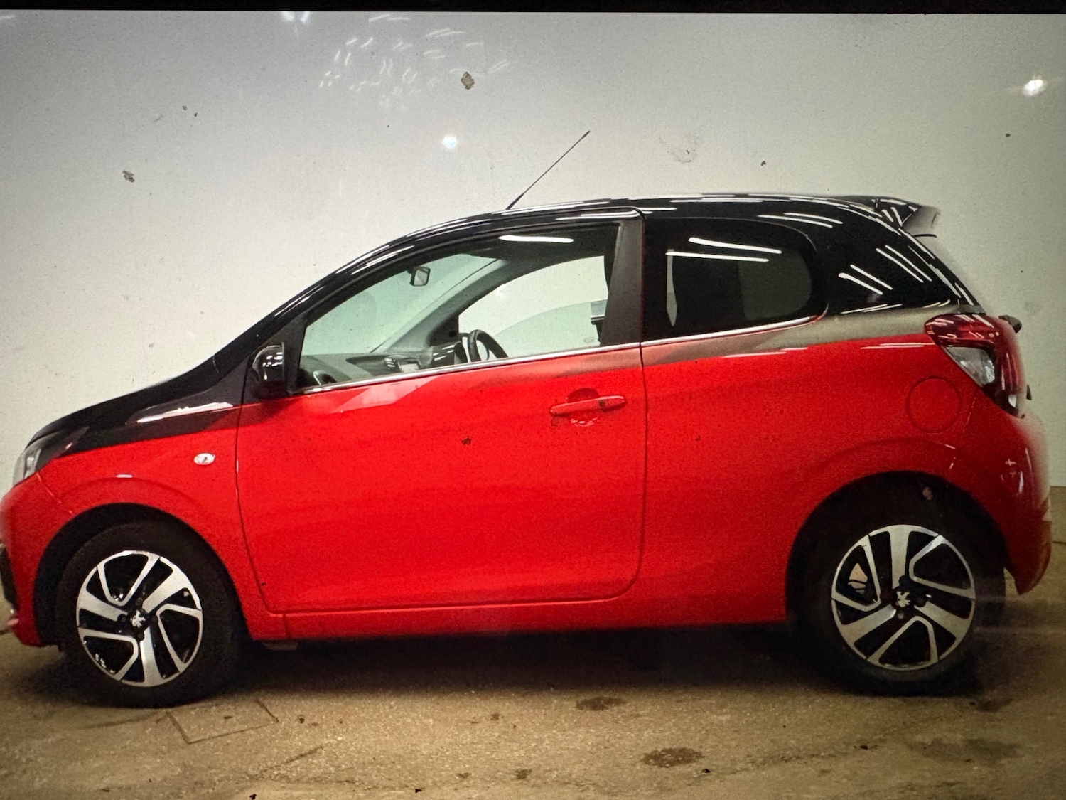 Used Peugeot 108 2015 for sale - 76293410: Photo 4