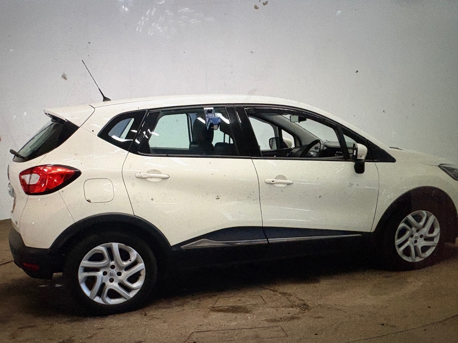 Used Renault Captur 2014 for sale - 77189560: Photo 3