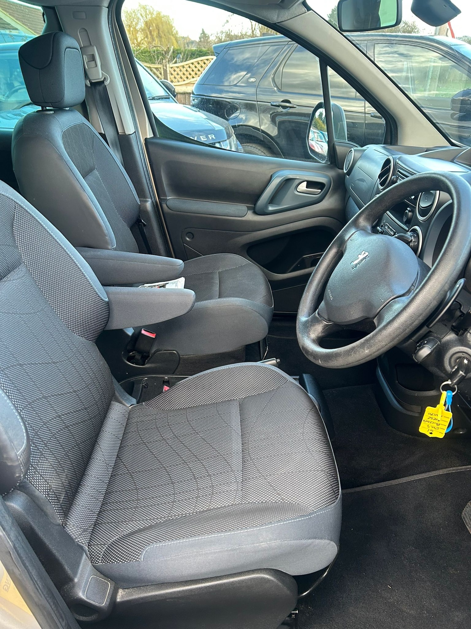 Used Peugeot Partner Tepee 2011 for sale - 77851739: Photo 7