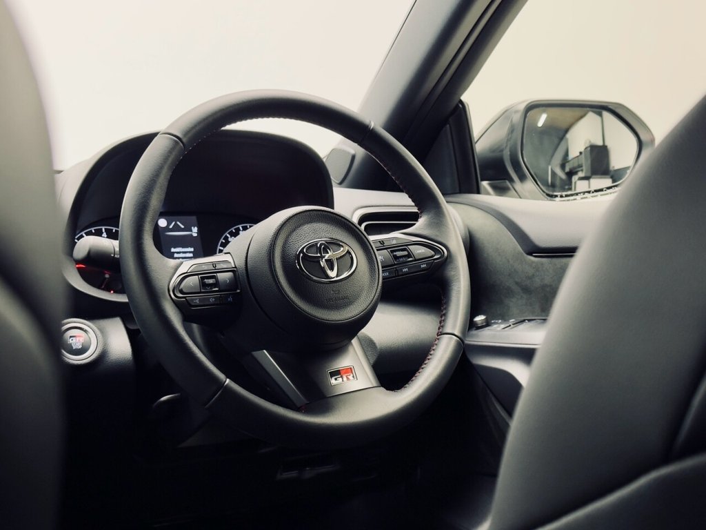 Used Toyota Yaris 2023 for sale - 77534292: Photo 34