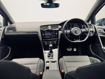 Used Volkswagen Golf 2019 for sale - 76570012: Photo