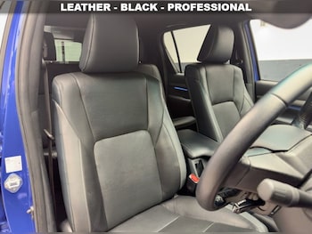 Used Toyota Hilux 2023 for sale - 79370765: Photo