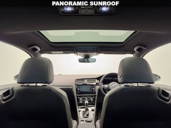 Used Volkswagen Golf 2019 for sale - 78330275: Photo