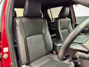 Used Toyota Hilux 2023 for sale - 79695257: Photo