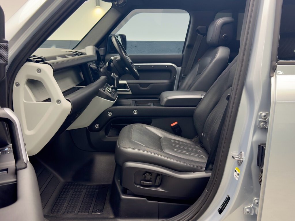 Used Land Rover Defender 2021 for sale - 77327618: Photo 34