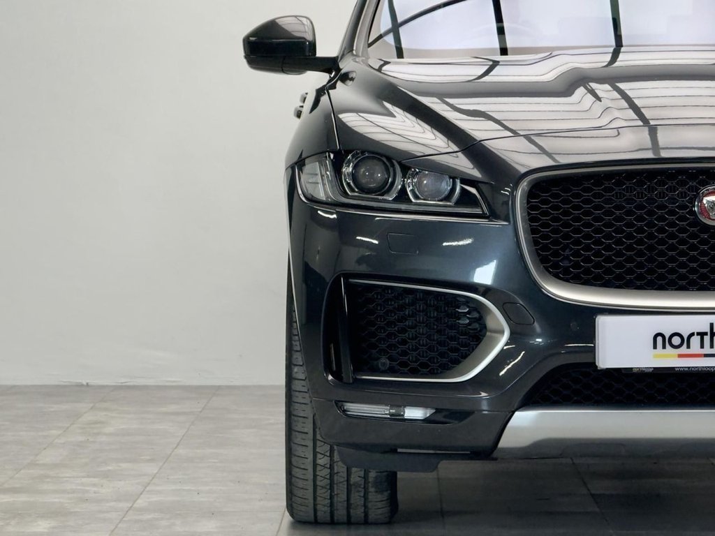 Used Jaguar F-Pace 2016 for sale - 76590795: Photo 11