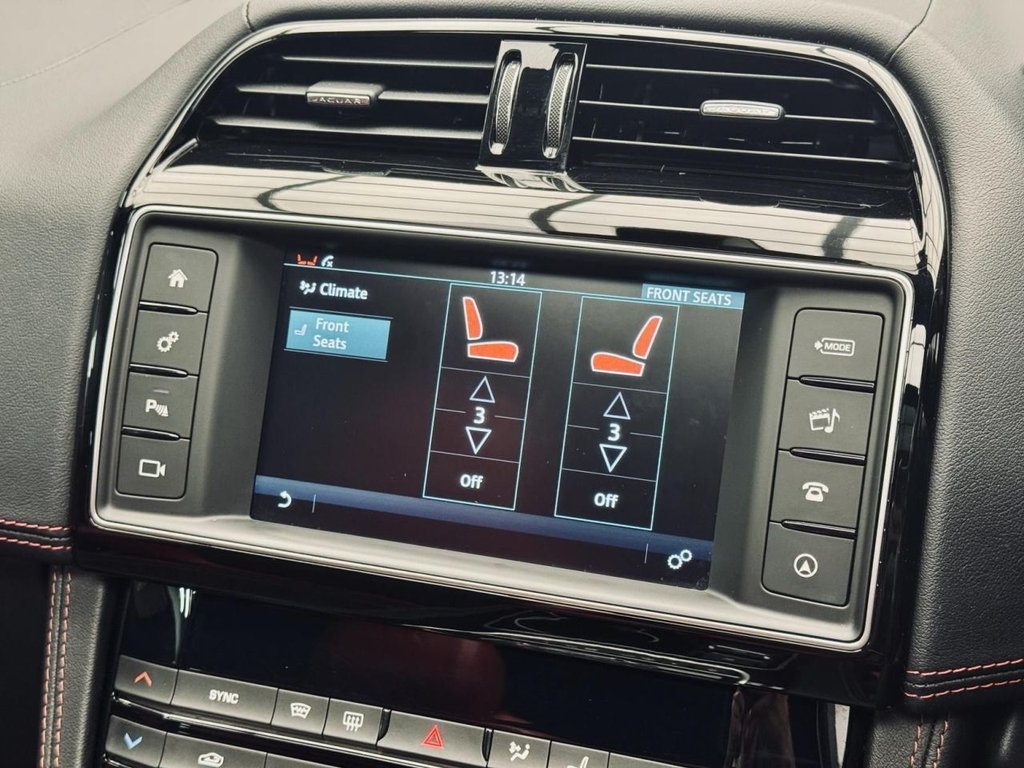 Used Jaguar F-Pace 2016 for sale - 76590795: Photo 12