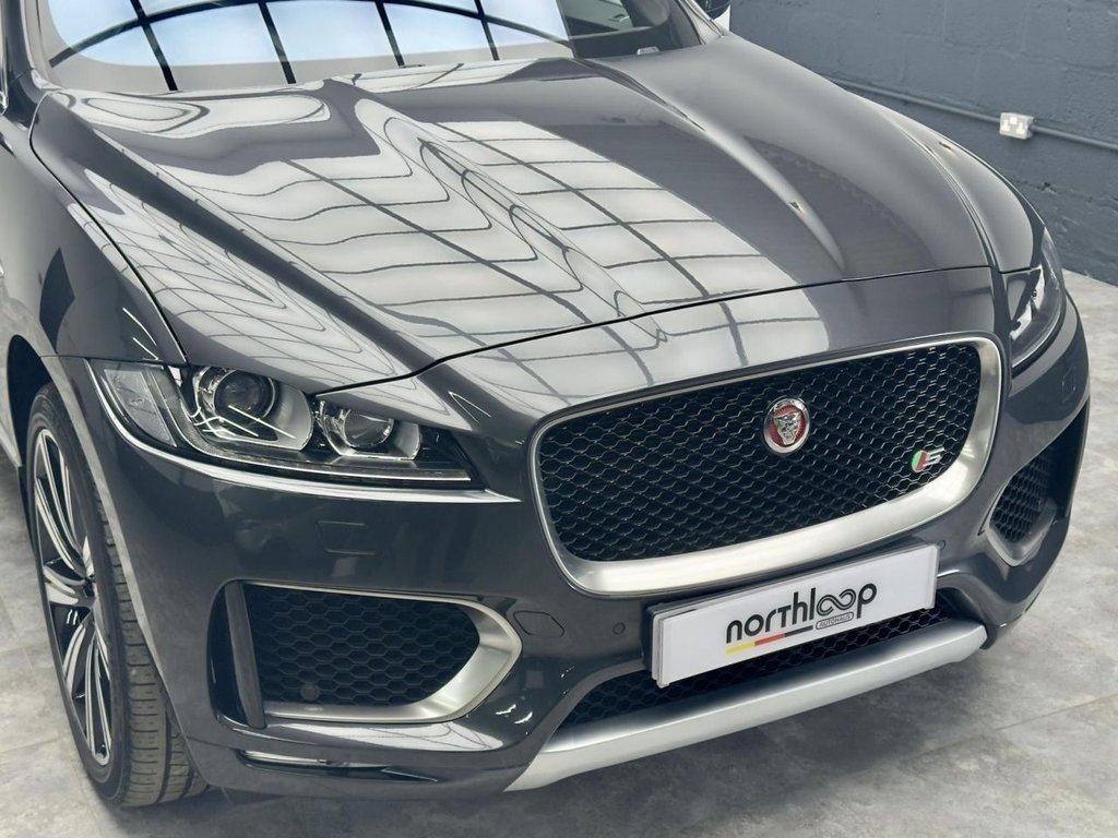 Used Jaguar F-Pace 2016 for sale - 76590795: Photo 17