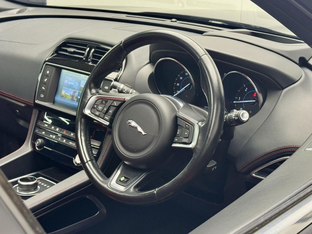 Used Jaguar F-Pace 2016 for sale - 76590795: Photo 21
