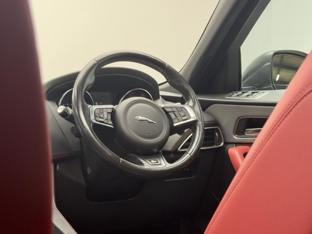 Used Jaguar F-Pace 2016 for sale - 76590795: Photo 23