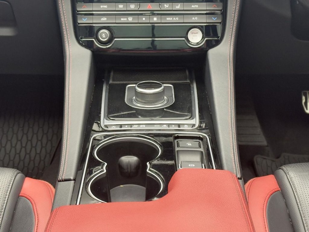 Used Jaguar F-Pace 2016 for sale - 76590795: Photo 32