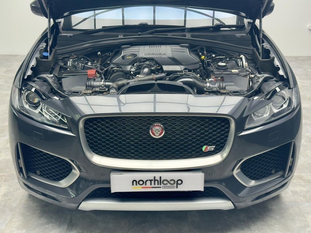 Used Jaguar F-Pace 2016 for sale - 76590795: Photo 42