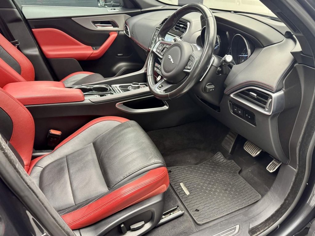Used Jaguar F-Pace 2016 for sale - 76590795: Photo 9