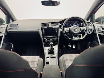 Used Volkswagen Golf 2018 for sale - 75947893: Photo