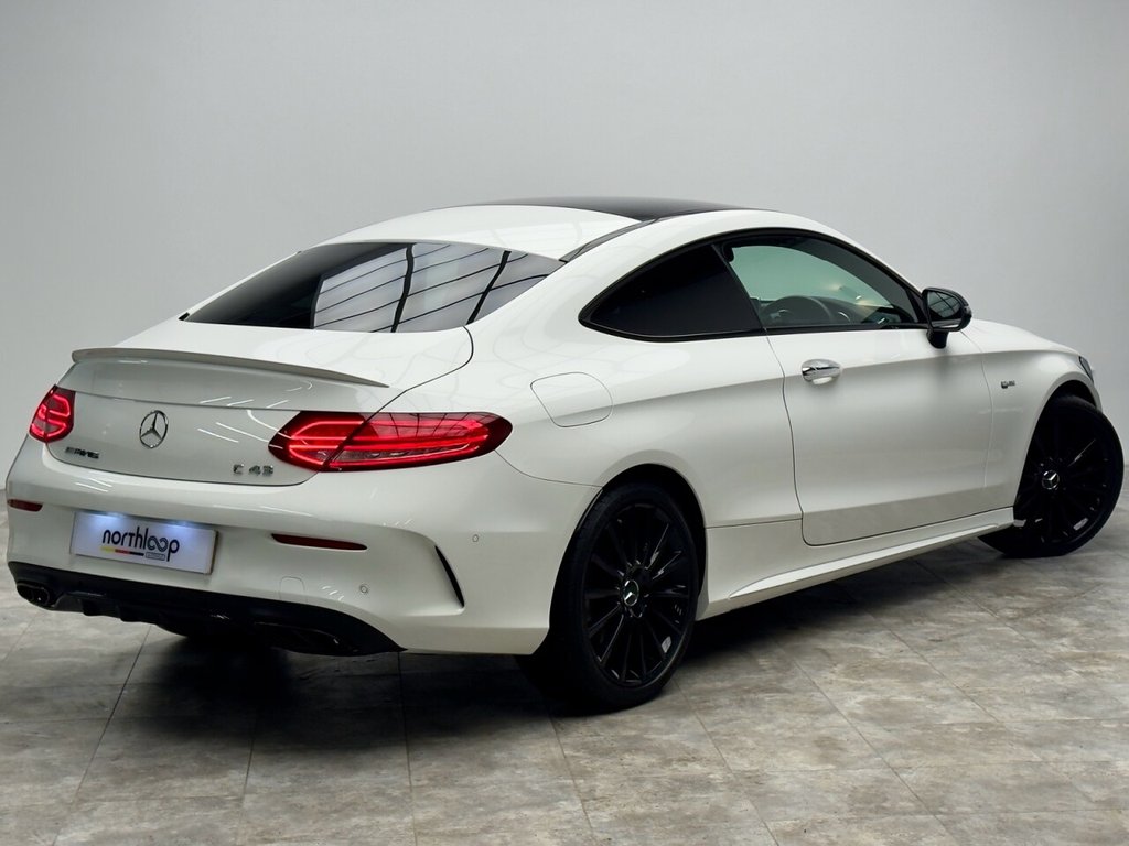 Used Mercedes-Benz C Class 2018 for sale - 76797543: Photo 2