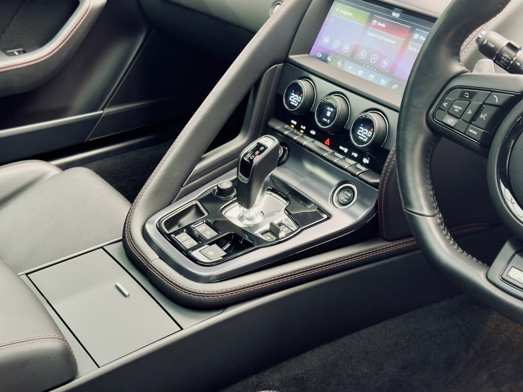 Used Jaguar F-Type 2018 for sale - 76147596: Photo 11