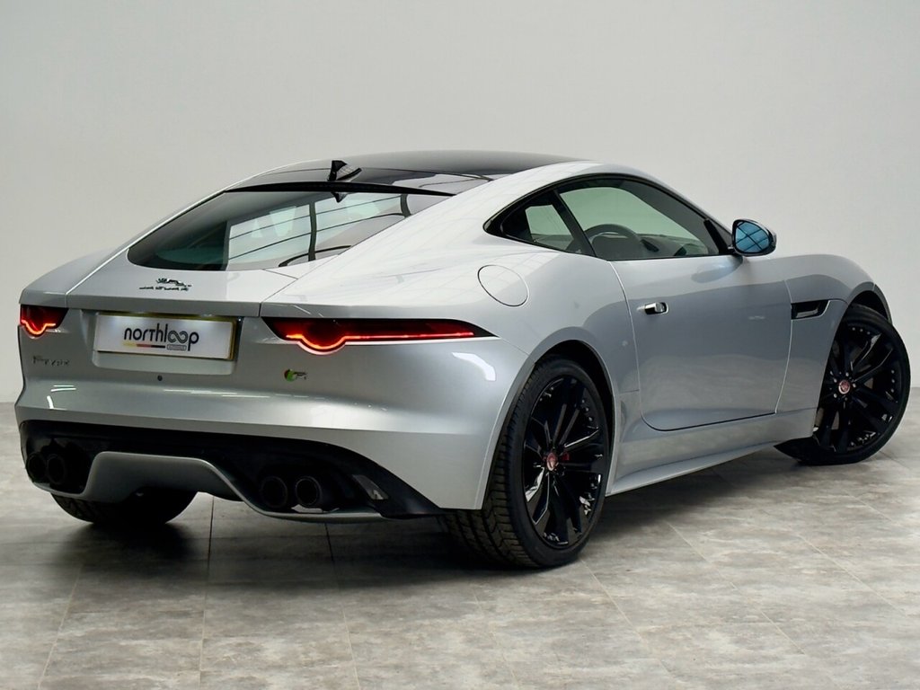Used Jaguar F-Type 2018 for sale - 76147596: Photo 2