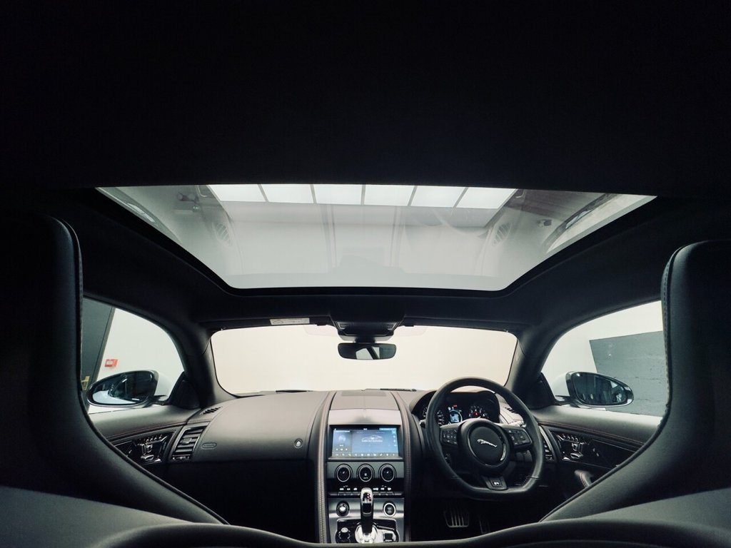 Used Jaguar F-Type 2018 for sale - 76147596: Photo 3