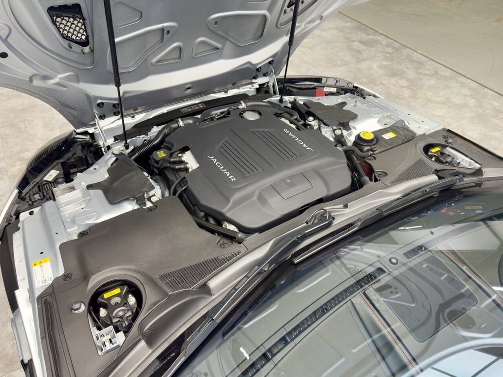 Used Jaguar F-Type 2018 for sale - 76147596: Photo 43