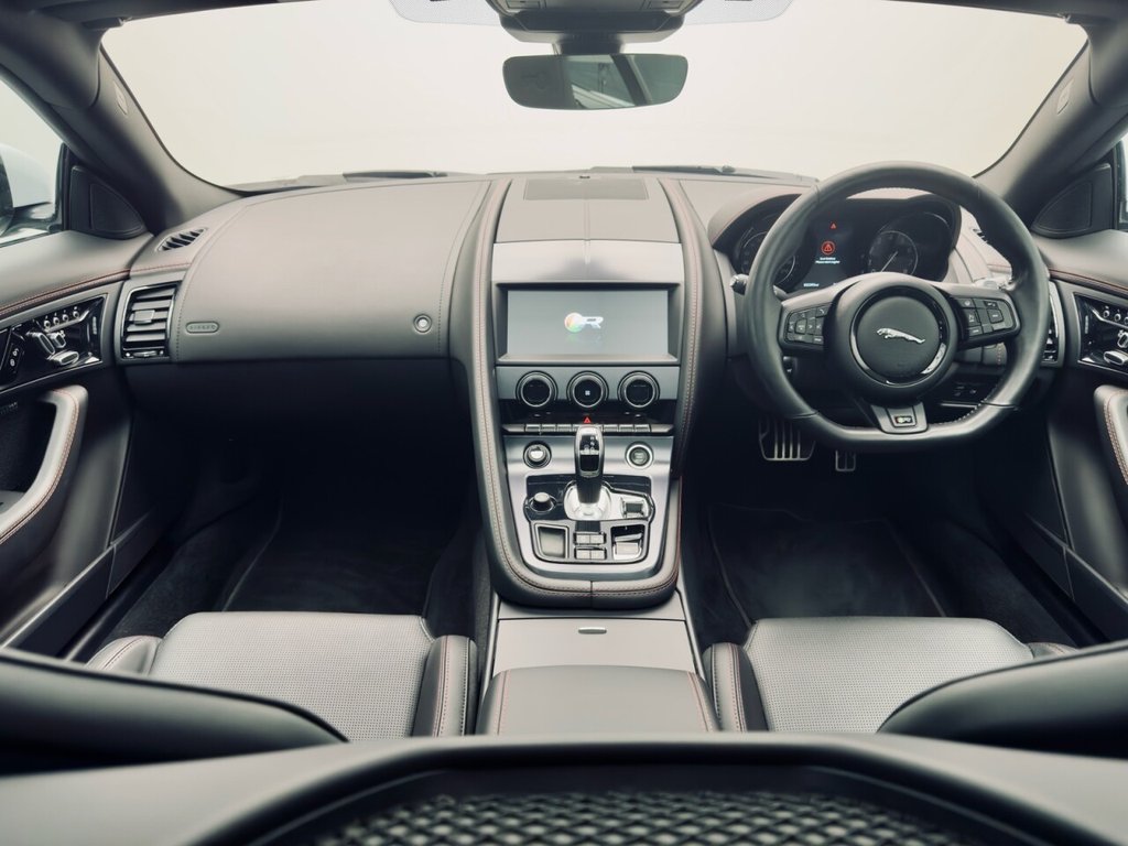 Used Jaguar F-Type 2018 for sale - 76147596: Photo 7