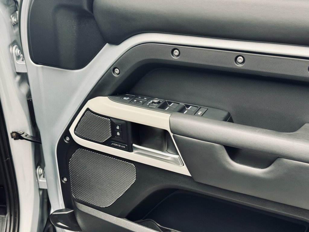 Used Land Rover Defender 2021 for sale - 77355605: Photo 16