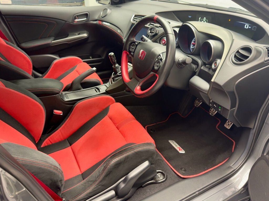 Used Honda Civic 2016 for sale - 76105370: Photo 14