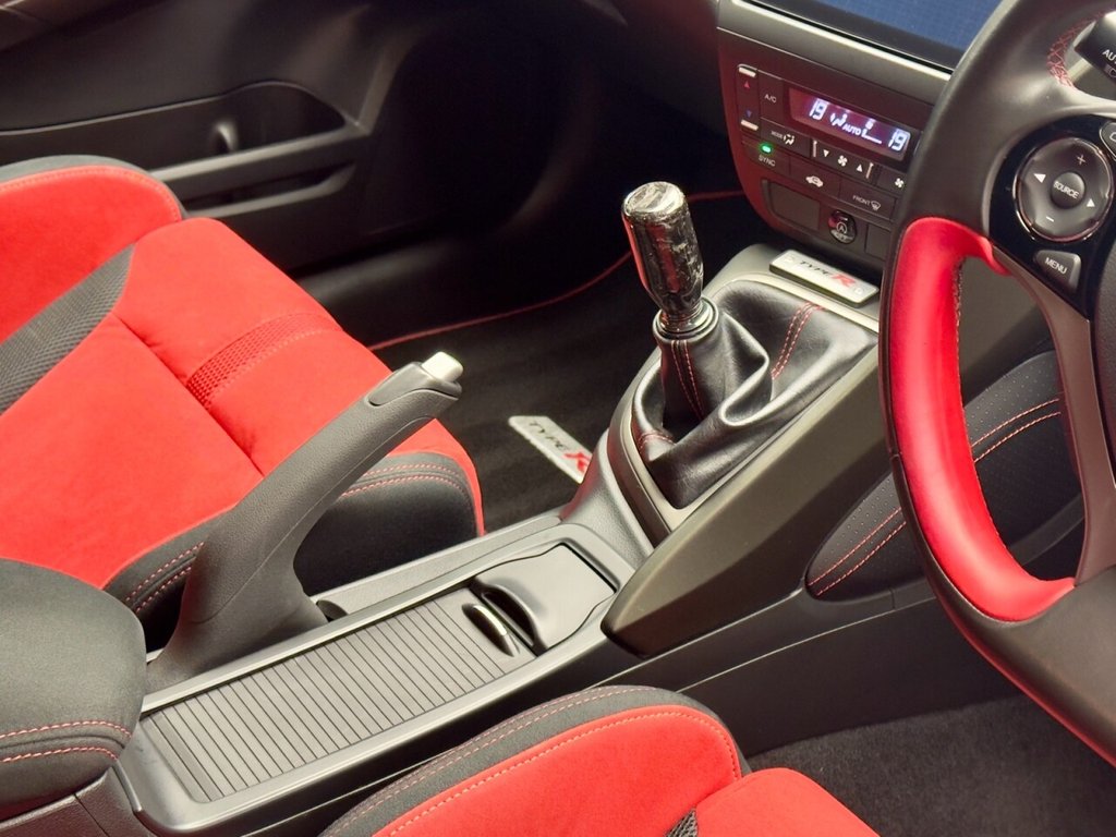 Used Honda Civic 2016 for sale - 76105370: Photo 18
