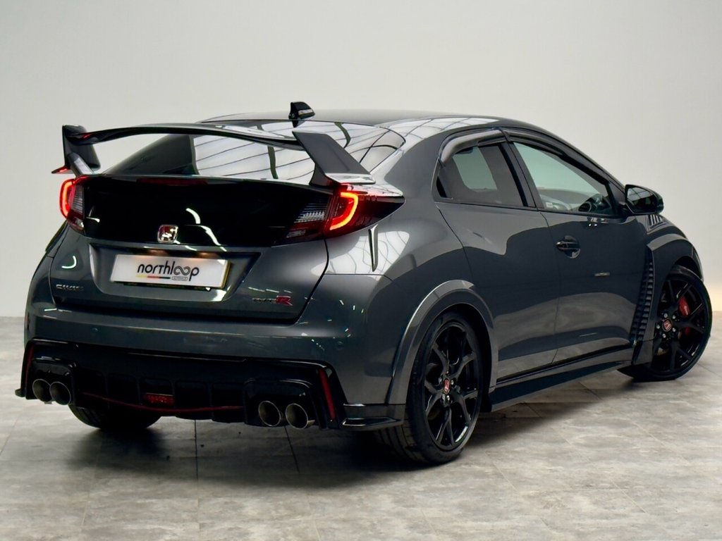 Used Honda Civic 2016 for sale - 76105370: Photo 2