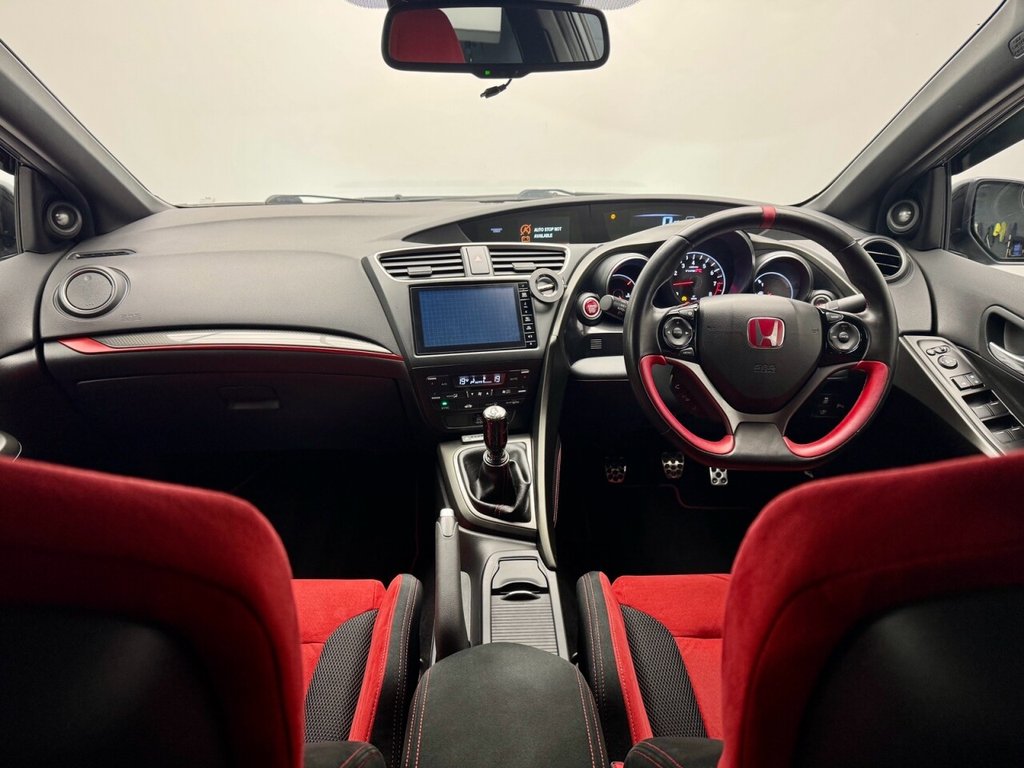 Used Honda Civic 2016 for sale - 76105370: Photo 3
