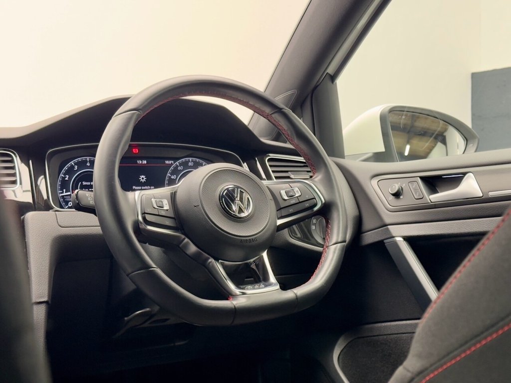 Used Volkswagen Golf 2019 for sale - 77139379: Photo 28