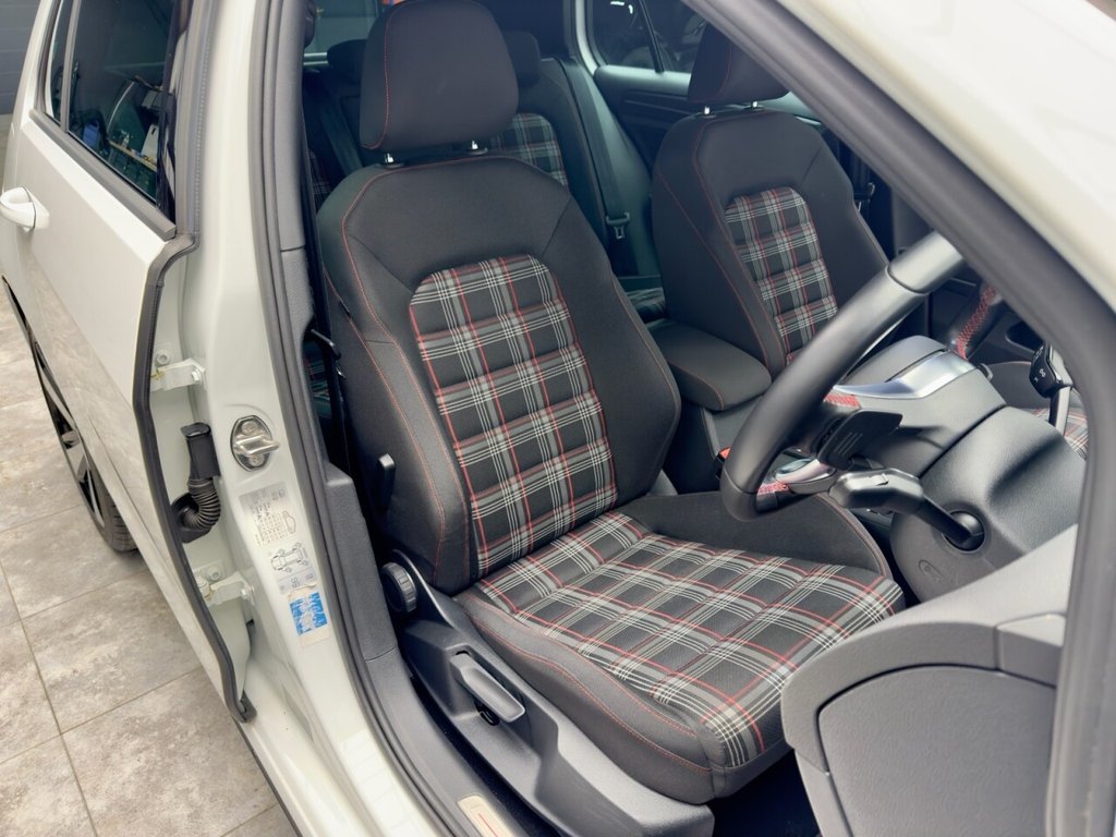 Used Volkswagen Golf 2019 for sale - 77139379: Photo 3