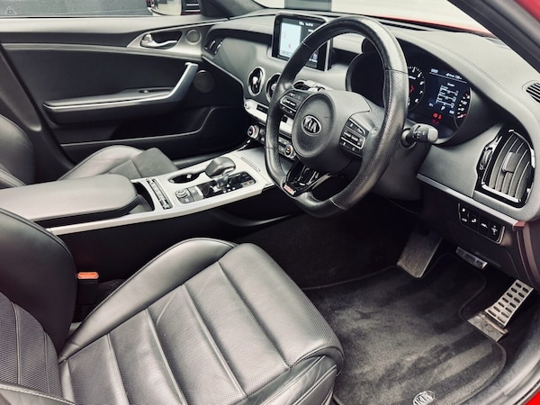 Used Kia Stinger 2017 for sale - 76184957: Photo 12
